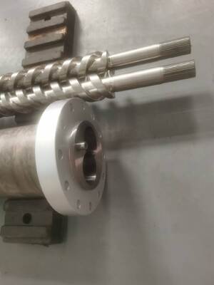 Krauss Maffei Kmd75 Parallel Twin Schroef en Loop